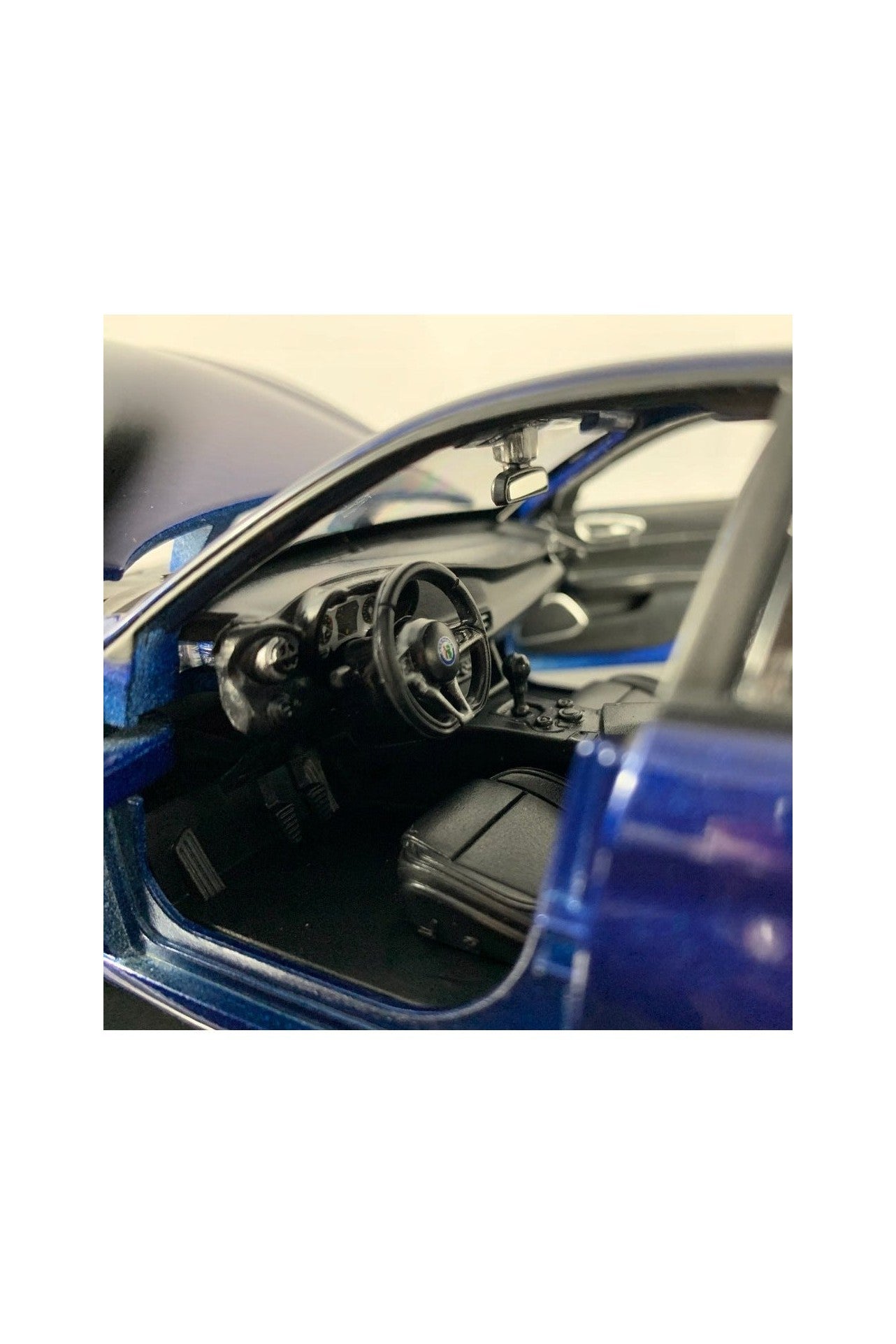 Bburago 1:24 Alfa Romeo Giulia Blue Diecast Model - Marah Kids