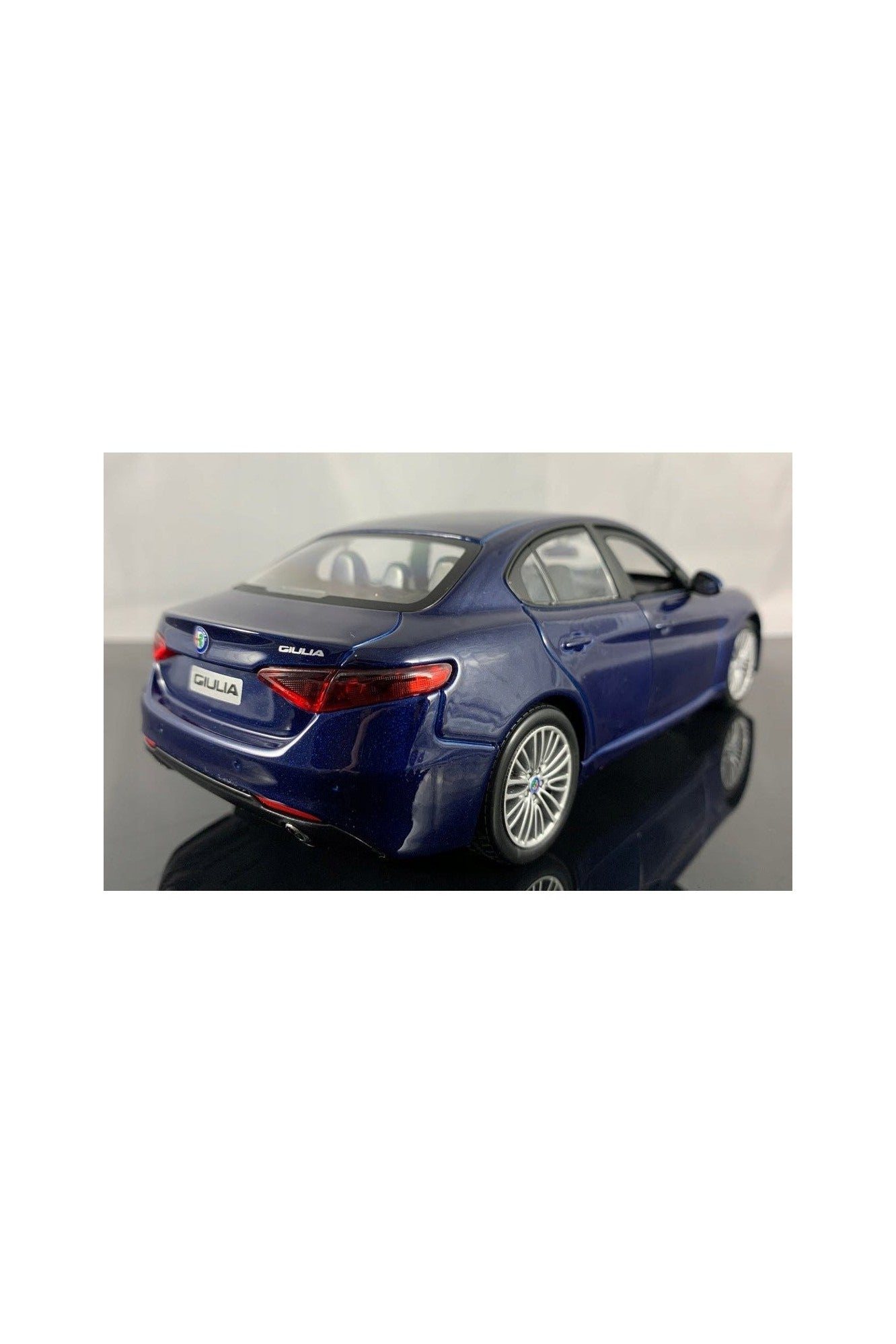 Bburago 1:24 Alfa Romeo Giulia Blue Diecast Model - Marah Kids