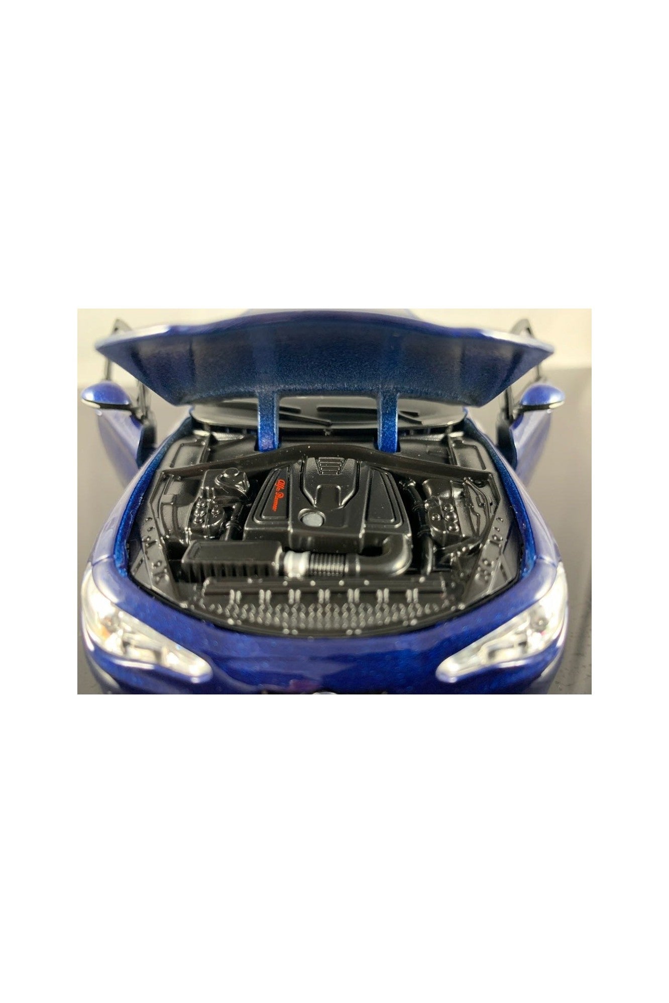 Bburago 1:24 Alfa Romeo Giulia Blue Diecast Model - Marah Kids