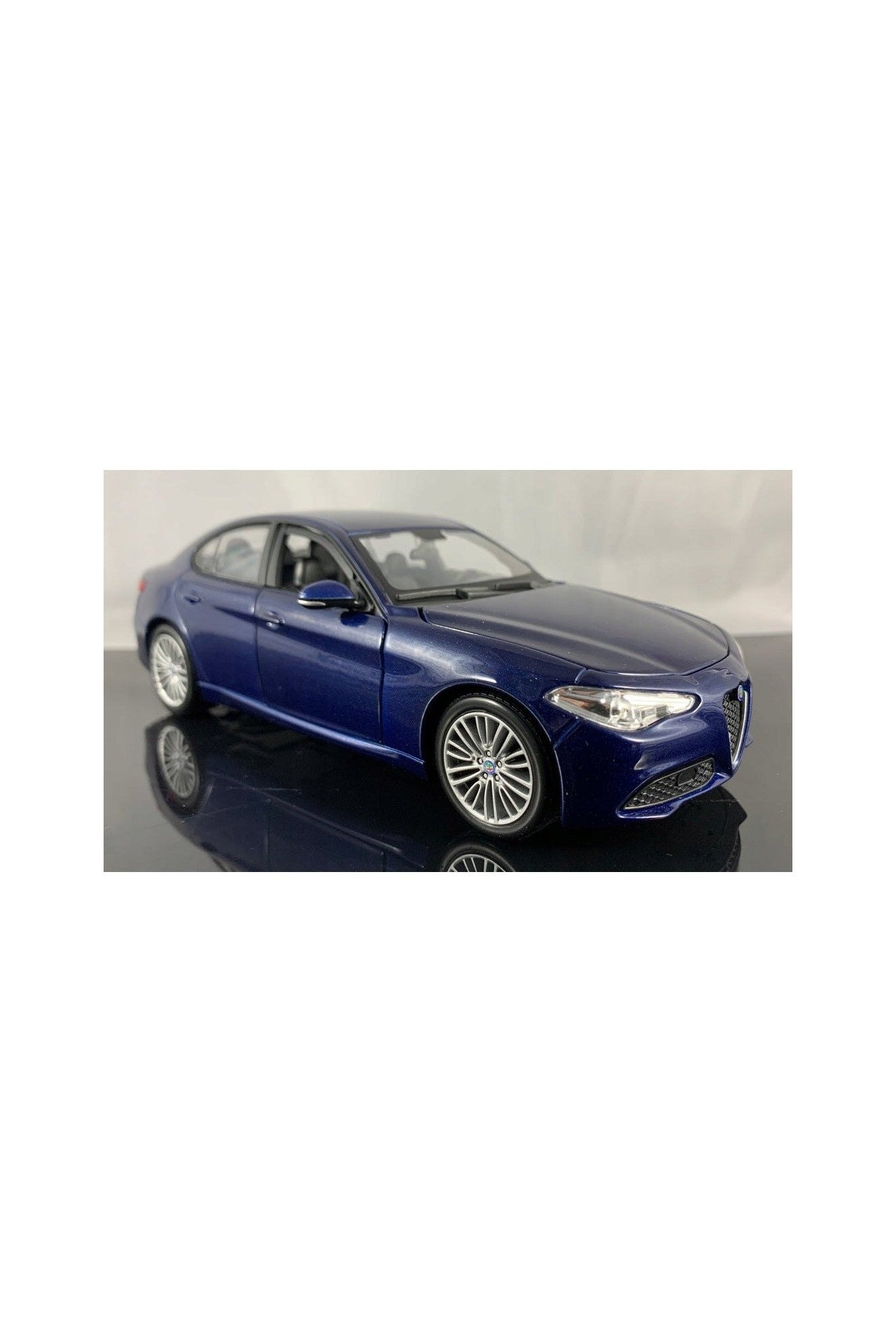 Bburago 1:24 Alfa Romeo Giulia Blue Diecast Model - Marah Kids