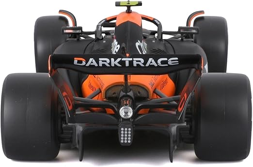 Bburago 1:24 Formula Model Kit (with helmet & plastic stand) - McLaren Team MCL38