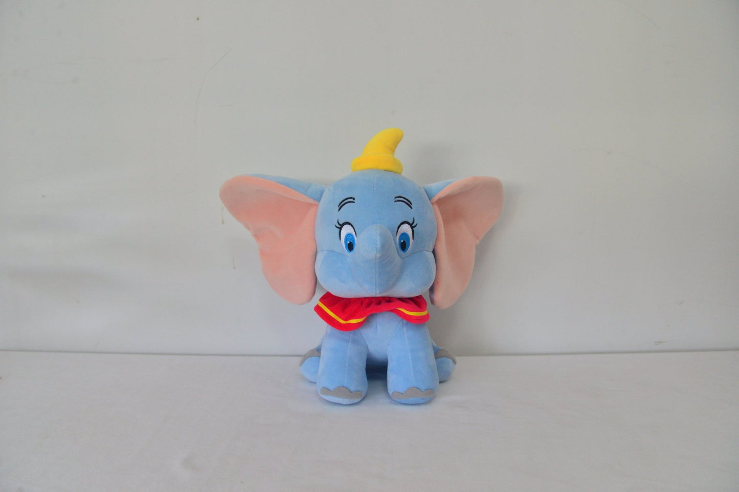 DISNEY PLUSH ANIMAL VALUE DUMBO L14 - Marah Kids