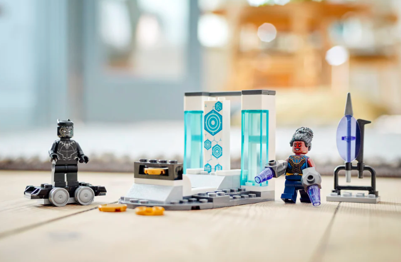 Lego Shuri's Lab