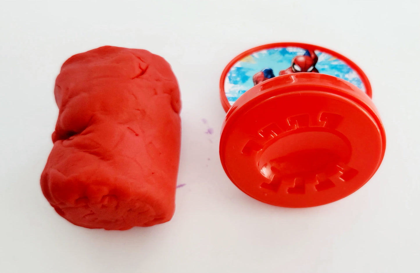 Disney Spider-Man 3Oz Dough With Figure Stamper
