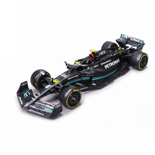 Bburago 1:24 Formula (with figure) - Mercedes - AMG Petronas Team W14 E Performance - Marah Kids