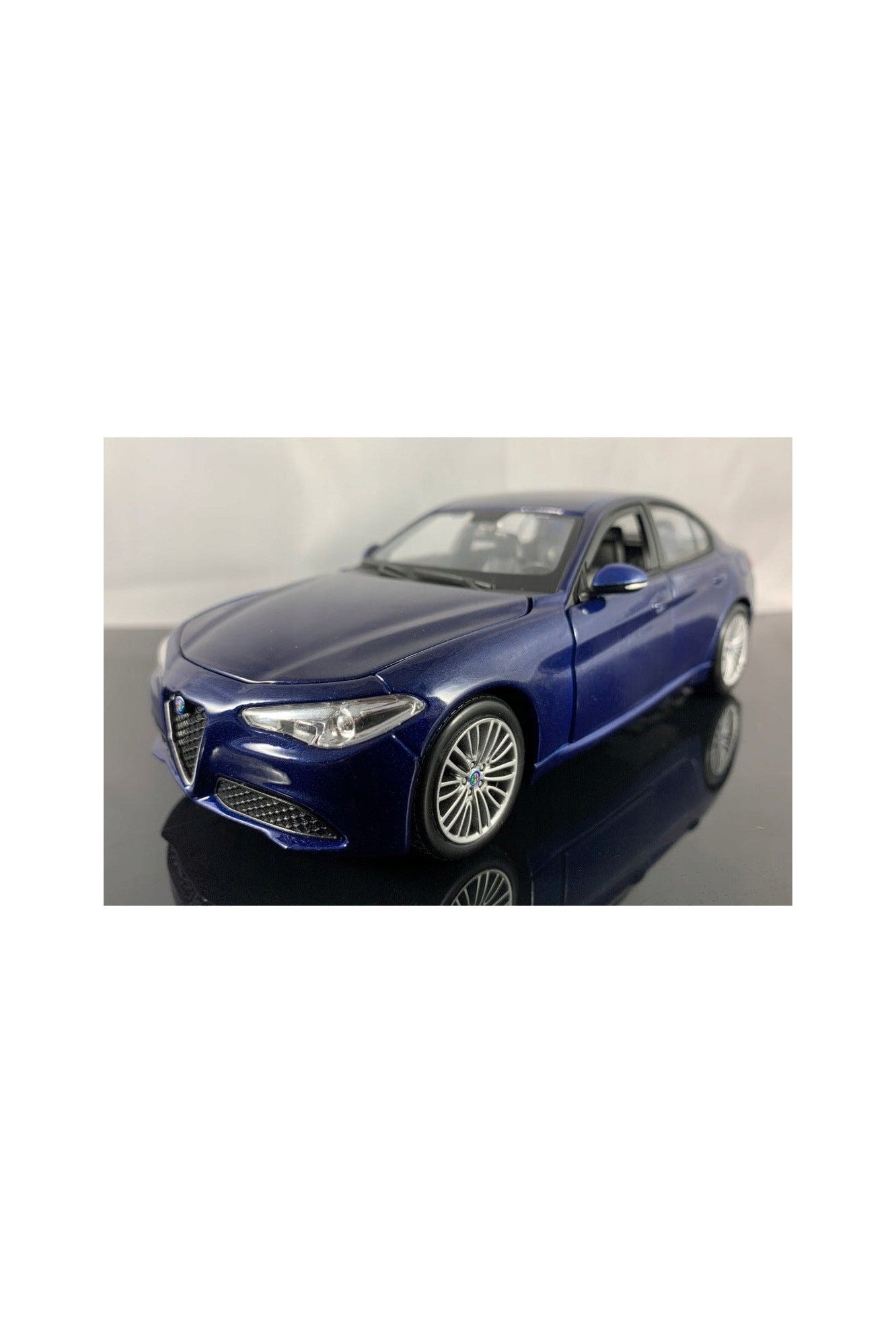 Bburago 1:24 Alfa Romeo Giulia Blue Diecast Model - Marah Kids