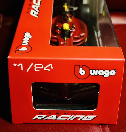 Bburago 1:24 Ferrari Formula Model Kit (With Helmet & Plastic Stand) - Sf - 24 - Marah Kids