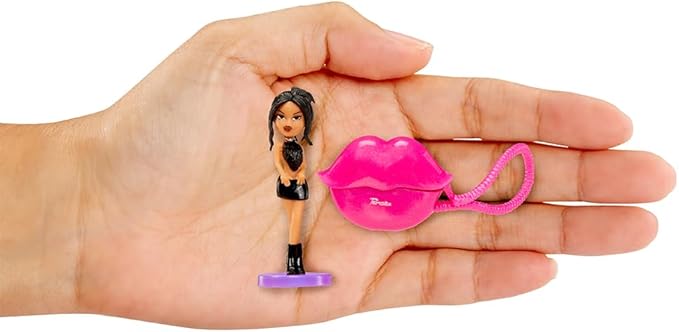 Bratz - Mini Bratz x Kylie Jenner - 2 Mini Collectables Pack of 1 - Multicolour | Discover all 14 Series 1 Mini Bratz x Kylie Jenner collectibles! Product packaging may vary Ages 6 + - Marah Kids