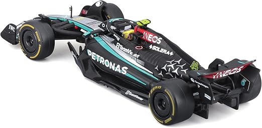 Bburago 1:43 Formula Pit Pass - Mercedes-AMG Petronas F1 W15 Team