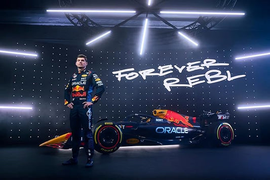 Bburago 1:43 Formula (without helmet & plastic stand) - Red Bull Racing 4-Pk. (DELUXE VERSION) -#1