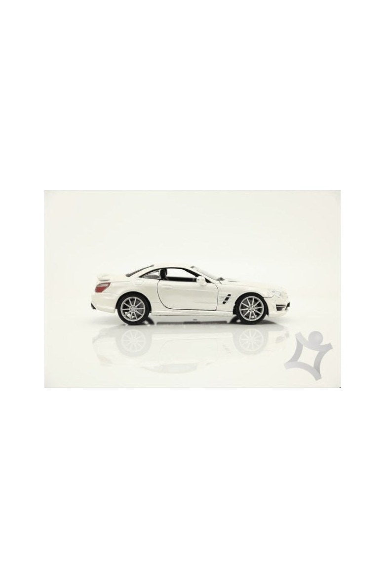 نموذج سيارة مرسيدس بنز SL 65 AMG باللون الأبيض المعدني من Bburago بمقياس 1:24 Plus