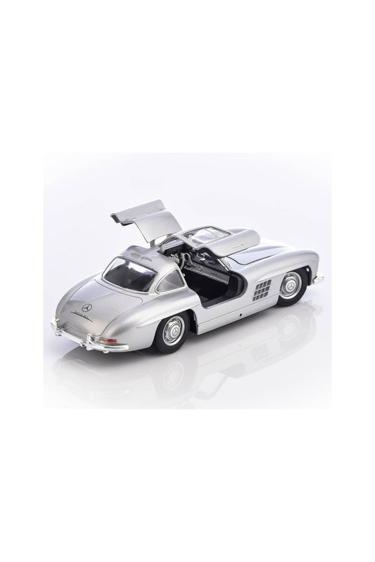 Bburago 1:24 Scale Mercedes-Benz 300SL (1954) Ã¢â‚¬â€œ Silver