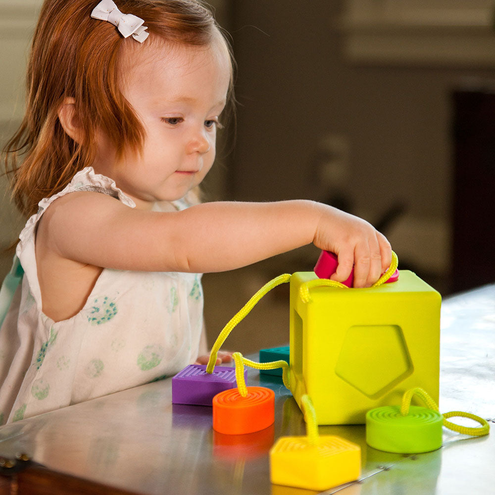 Tomy - Fat Brain Toys OombeeCube