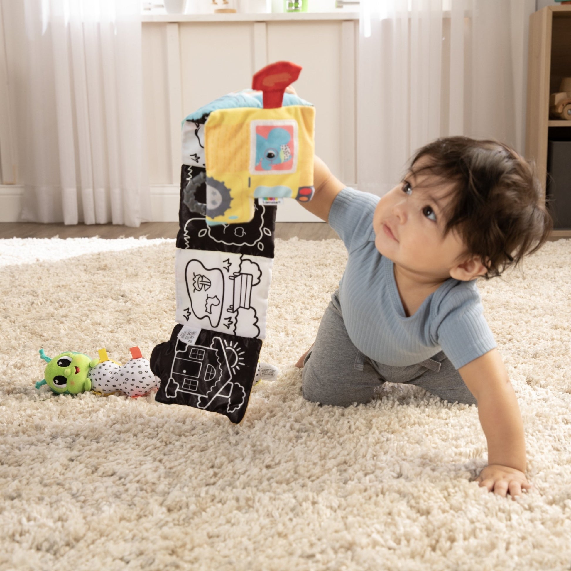 Lamaze - Accordion Bus On - The - Go Baby Playmat - Marah Kids