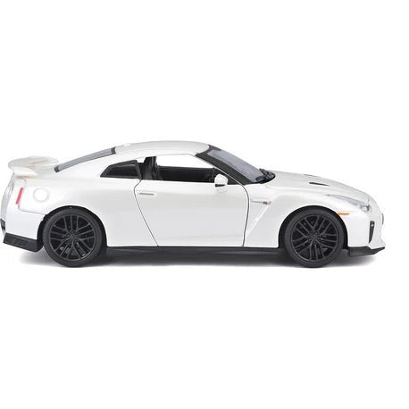 Bburago Plus Nissan GT - R 1:24 White Metallic Diecast Model - Marah Kids