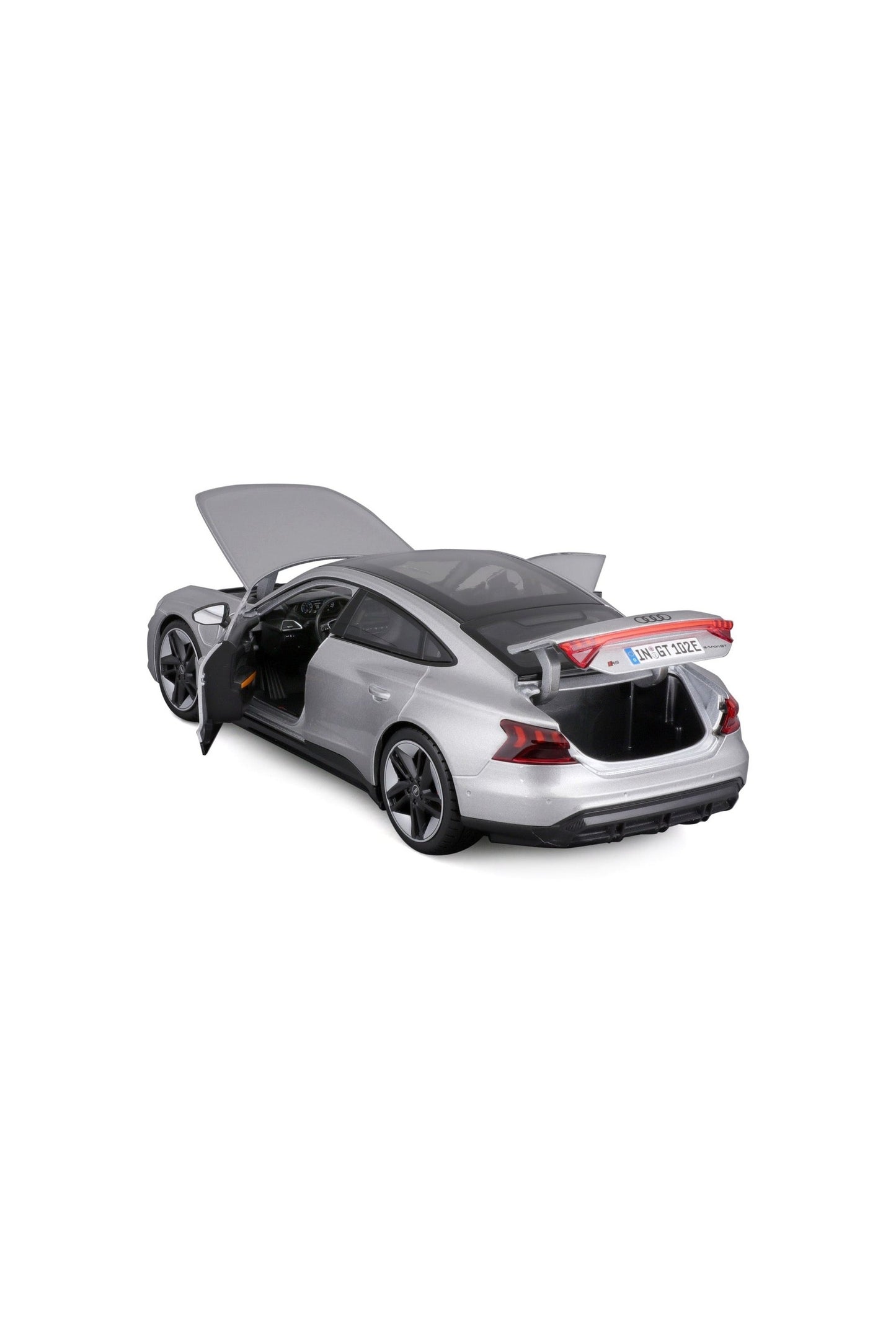 سيارة Audi RS e-tron GT 2022 باللون الفضي المعدني مصبوبة بمقياس 1/18 من إنتاج Bburago 11050